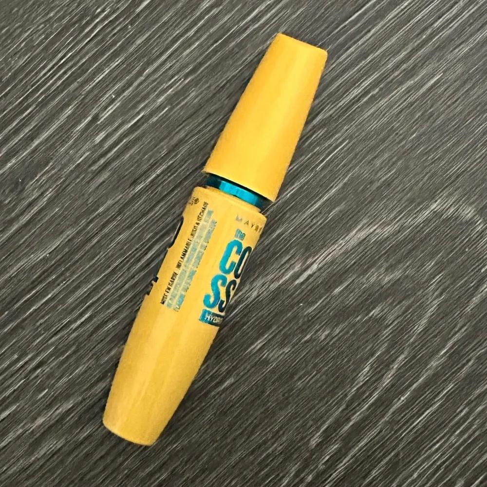 Nwt Maybelline Volum' Express The Colossal Mascara